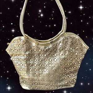 Shiny light golden tote 💛✨